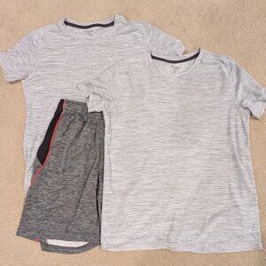 Old Navy activewear 2 T-shirts and 1 pair of shorts in youth XL (14-16)